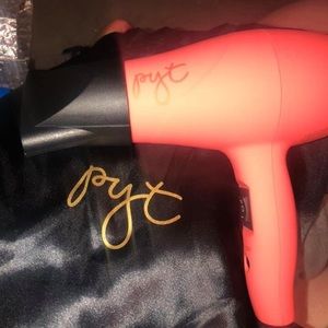 Pyt Straightener an Blow Dryer bag and attachments